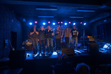 Preplet rocka in jazza z energijo vrhunske jazzovske zasedbe (5)